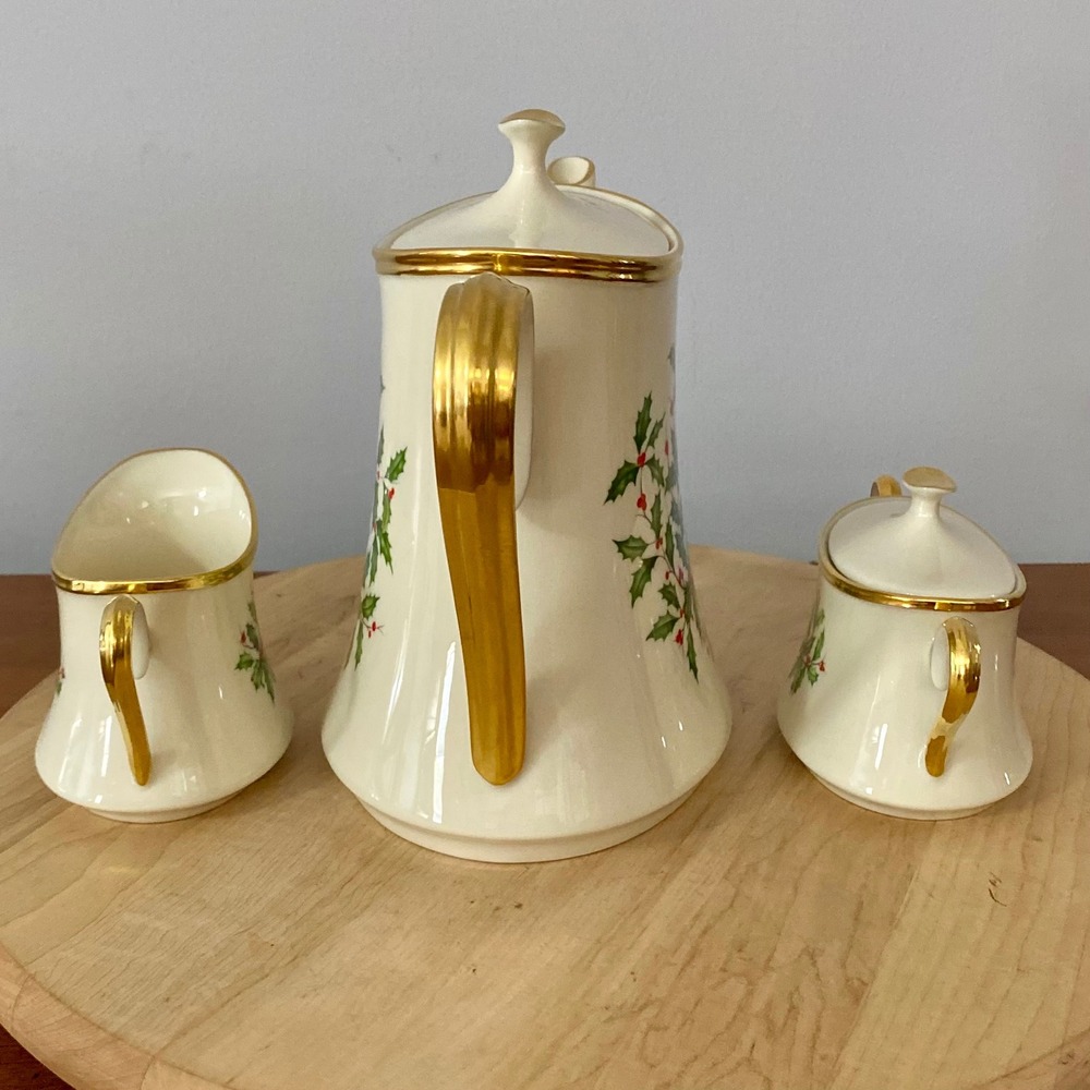 Lenox Holiday Coffee Pot Creamer & Sugar Bowl 3 Pc Set Holly Berry Gold Trim USA - Picture 2 of 16
